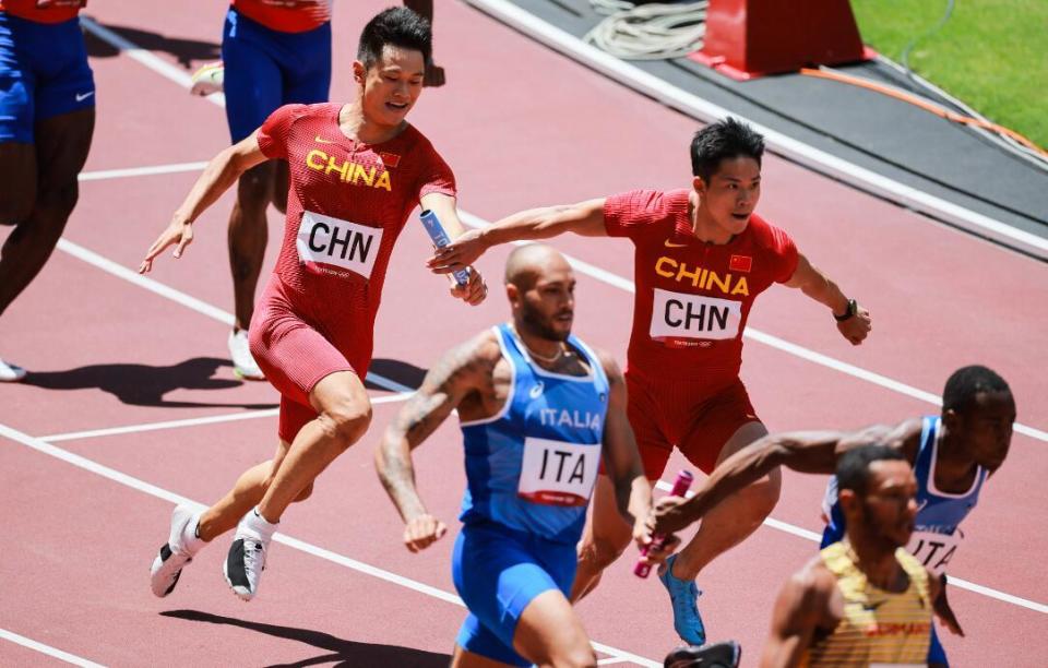 C罗击败老对手苏炳添，晋级之路一路高歌！